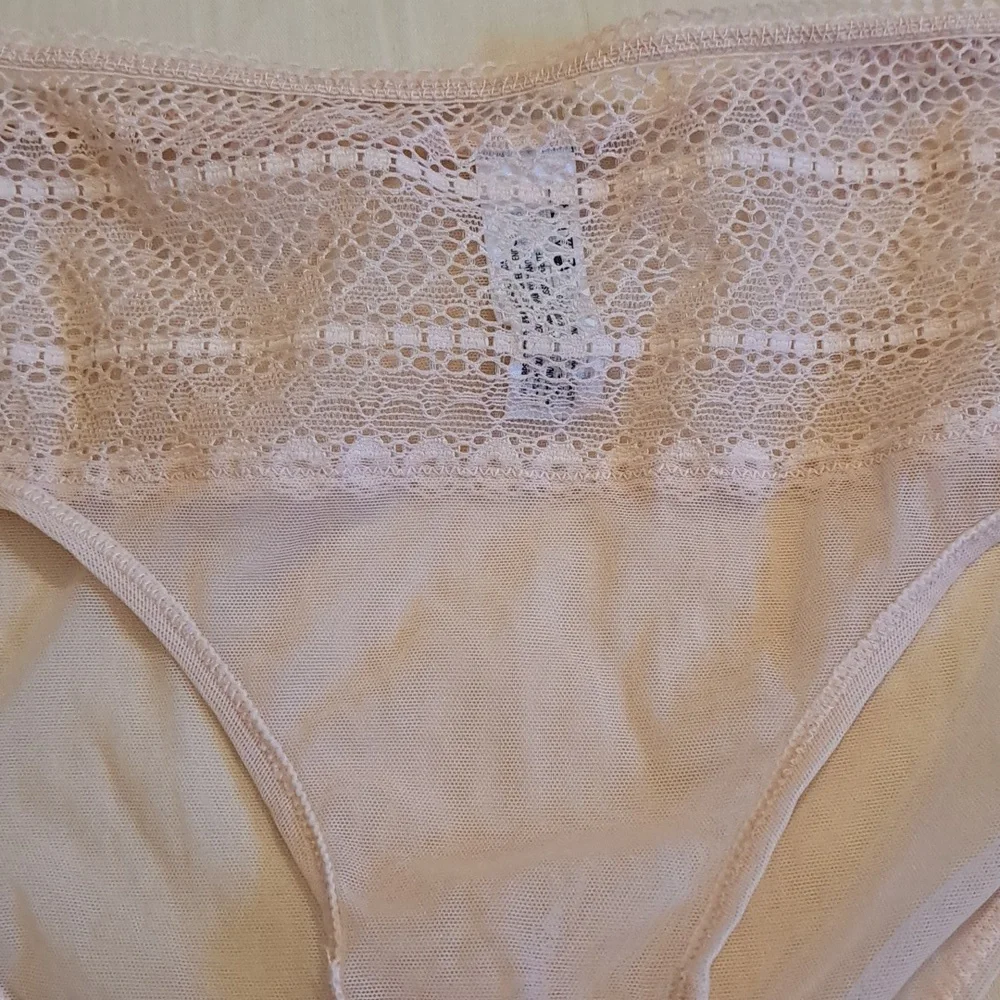 DKNY Lace Bralett and Panty Set, Soft Blush, Bralett M Panty L. NWOT